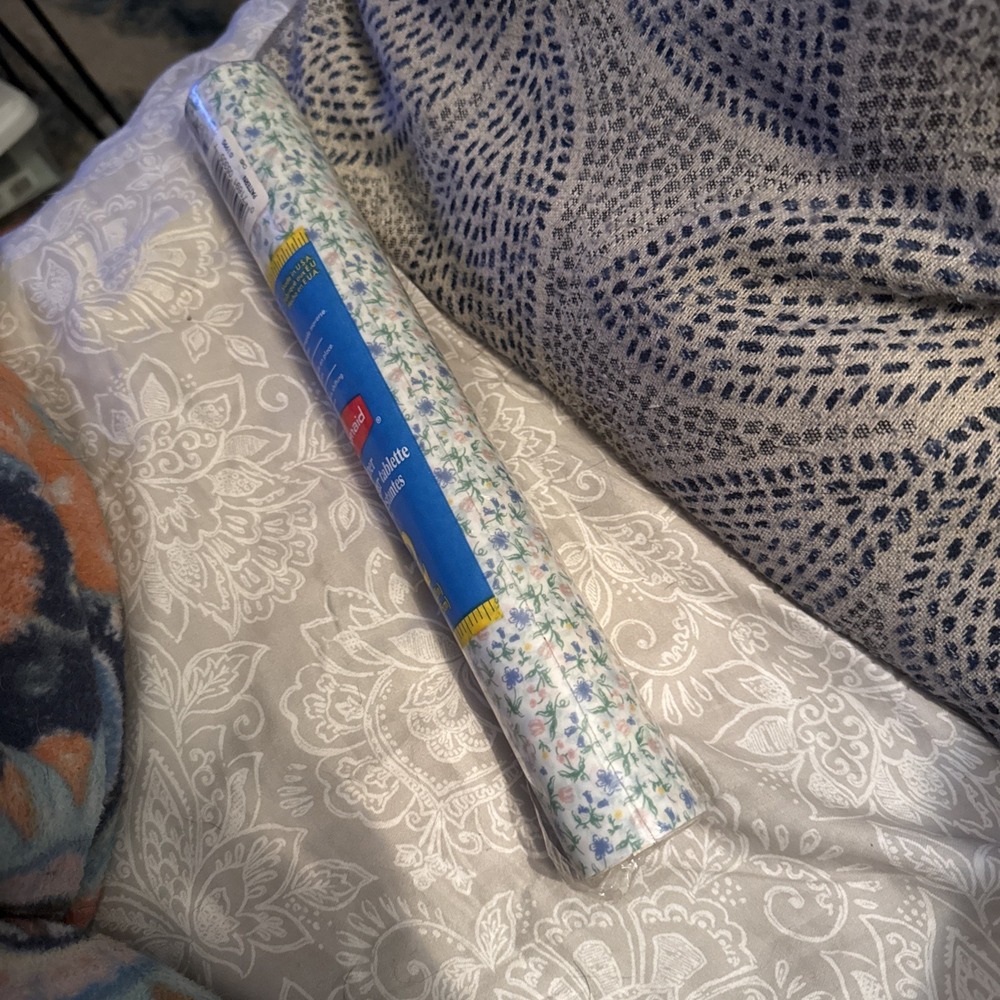 NIP Vintage ROLL Of Rubbermaid Villa Flora SHELF LINER/PAPER - 1990's  Pink Blue